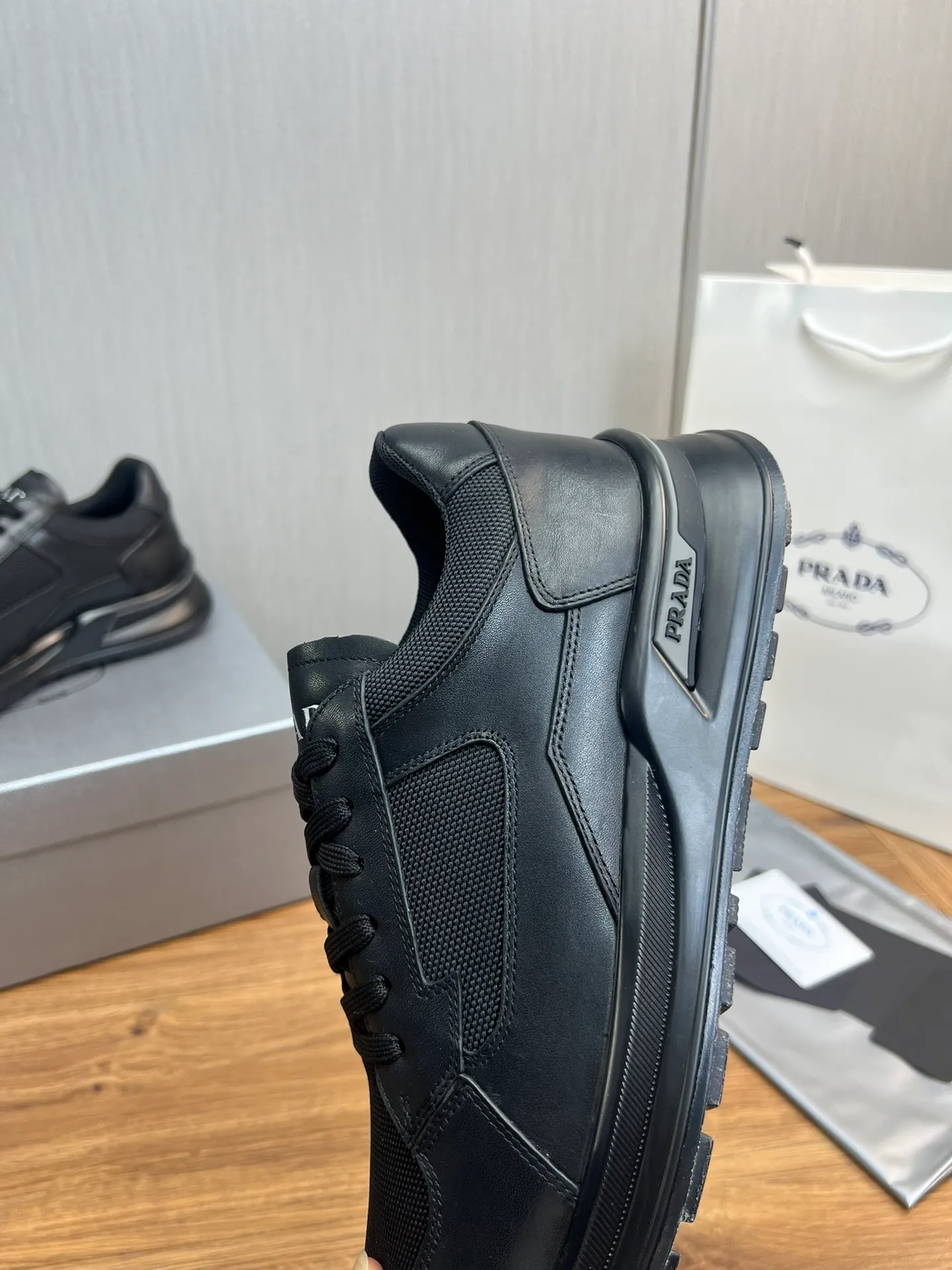 Men's shoes 💰620💰 [PRADA] Men's shoes are popular in the counter, official website is synchronized, 1 high-quality shipment ✔️Original cowhide stitching mesh + cowhide lining, 1🆚1 replica, original original bottom, 38-45 (45 customized, non-refundable)